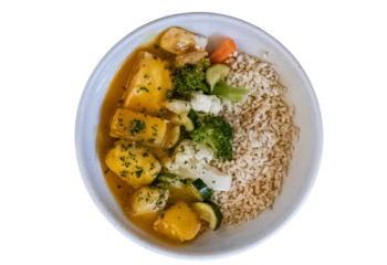 Mild Mango Fish Curry, brown rice & seasonal vegetables- 450 g